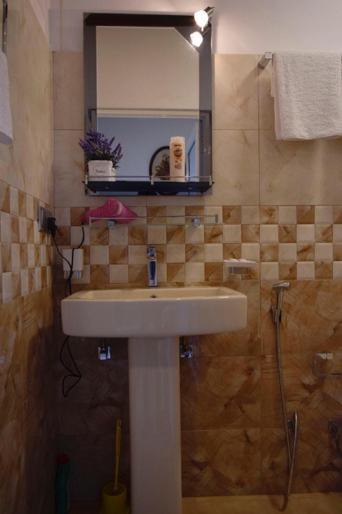 City Breeze Residence image 11