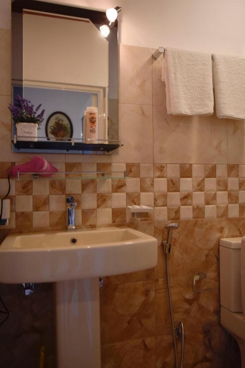 City Breeze Residence image 9